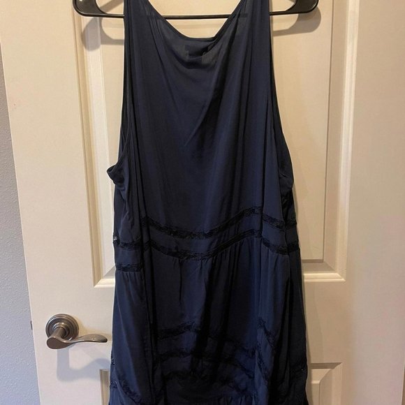 Torrid‎ navy ruffle tank - Picture 3 of 3